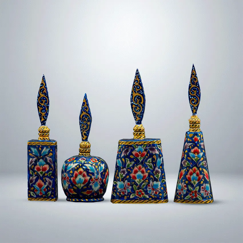 Kohl-container-made-of-camel-bone,-with-a-round-and-cylindrical-design.